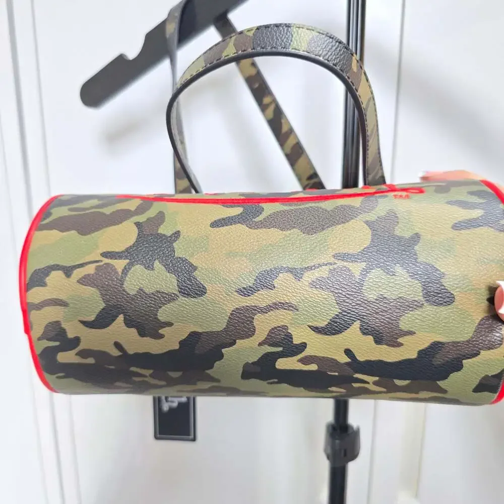 Von Dutch Barrel Bag Camo Red
